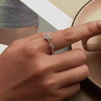 Élégance féline : bague chat en argent sterling