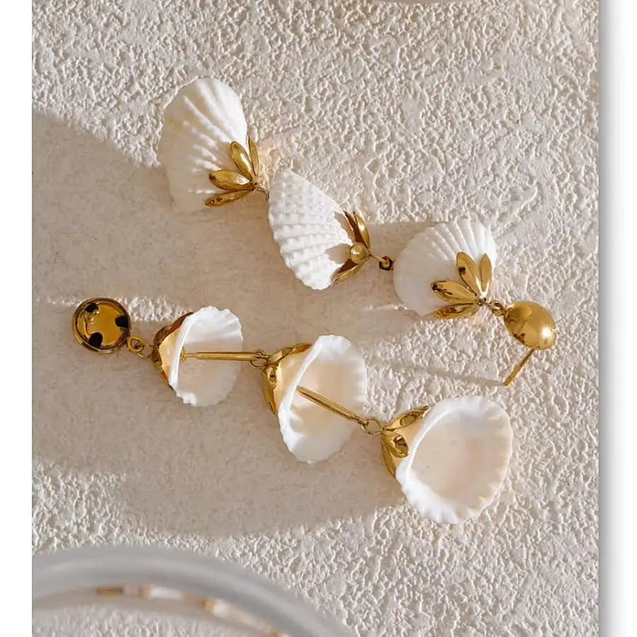 Boucles D'oreilles Coquillage En Or 18 Carats – Élégant Et Naturel – 3,50 G