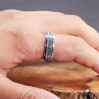 Bague Bouddhiste Rotative portée