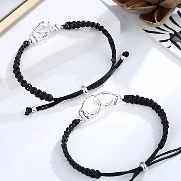 Bracelet Menotte : Le Bijou Tendance Incontournable