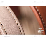 Zoom sur les coutures du bracelet en cuir pour homme – finition cousue main, qualité premium